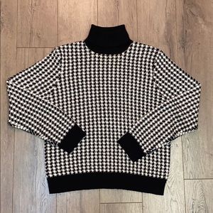 Evan-Picone Women's Houndstooth Turtleneck Sweater
